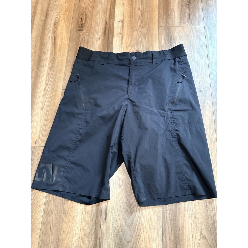 Flylow Shorts Men's 34 Black 11" Inseam Zip Pockets